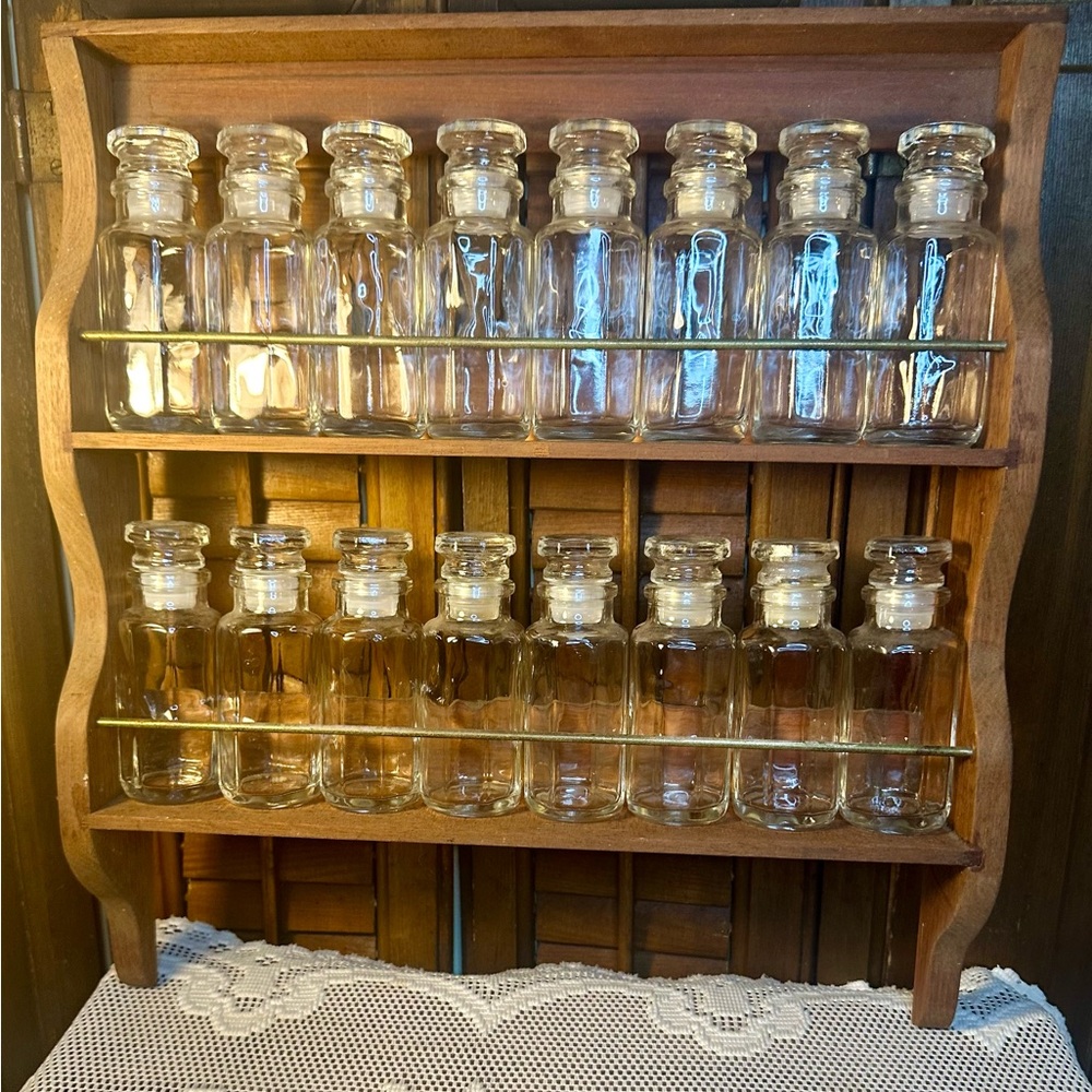 Rare Antique Wooden Spice Rack with 16 Glass Apothecary Jars Farmhouse - Picture 6 of 15